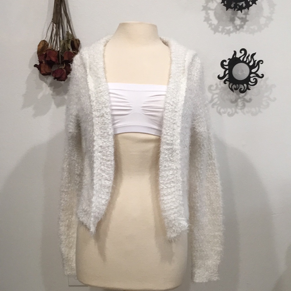 Like New! FUZZY CROPPED SWEATER